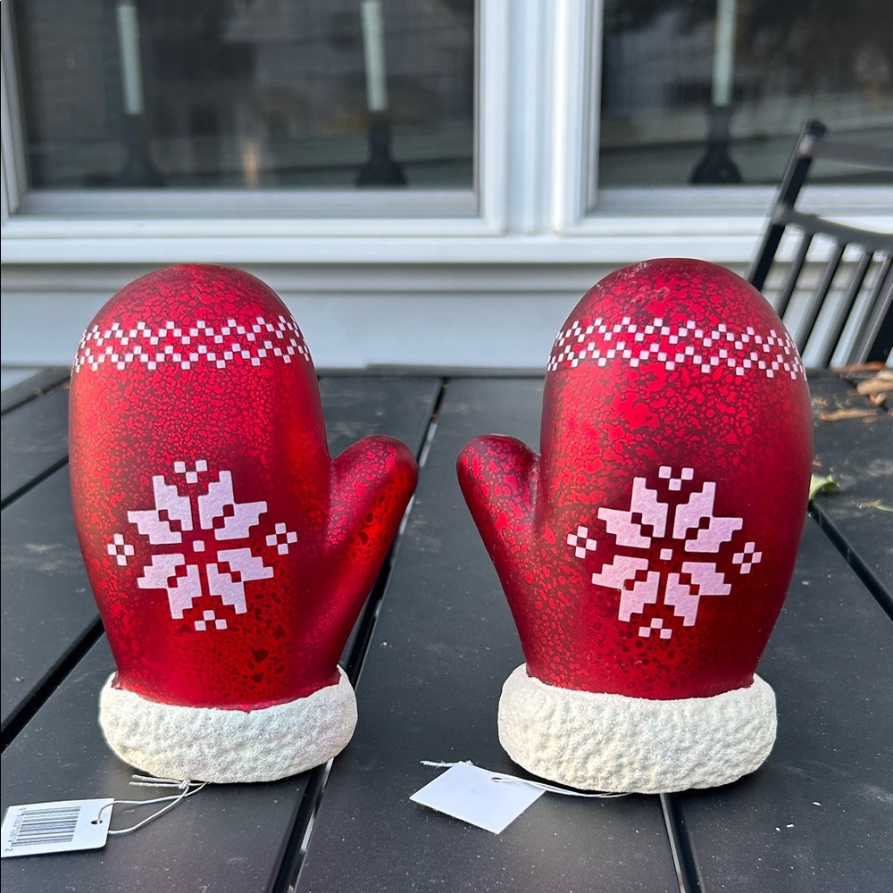 Illuminated Holiday Red Mittens Decor with Snowflake Design